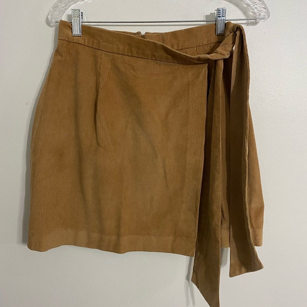 Corduroy Wrap Skirt in Camel by Lauren James Size Medium - Picture 4 of 11